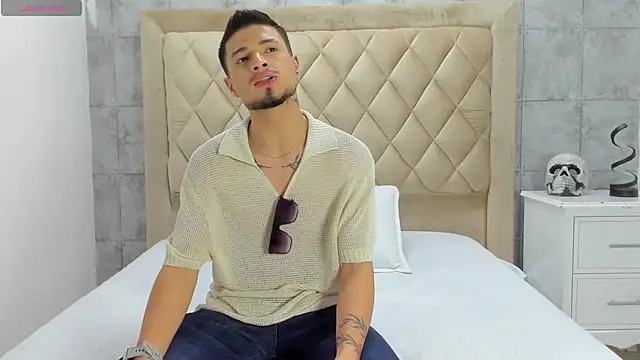 EdwardRoss  online show from September 2025 06:19:02 PM