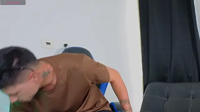 EdwardRoss  online show from November 2025 08:19:02 PM