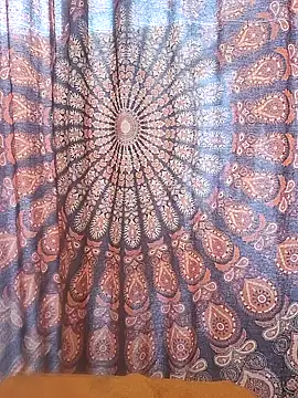 LYZBORNHD online show from December 2025 08:37:02 PM