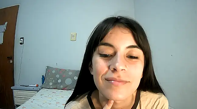 Snapshot of melodybar27 chatting on February 2025 11:20:01 AM melodybar27 online show from February 2025 11:20:01 AM