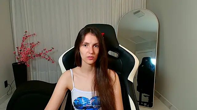 upssnowy online show from October 2025 10:33:01 PM