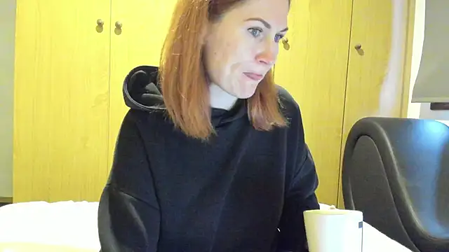 Sheandhim23 online show from February 2025 07:39:02 AM