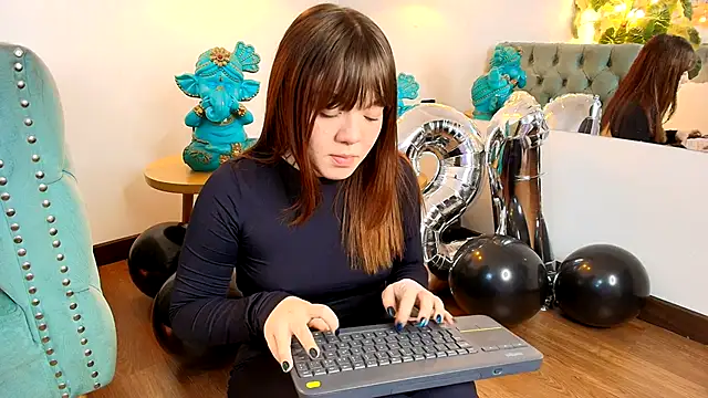 Fluffy Bubble21 online show from September 2025 03:52:01 AM