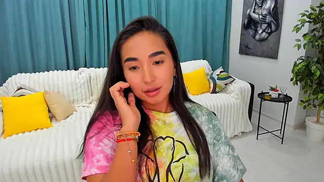 worldofkim online show from January 2025 05:19:01 PM