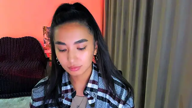 worldofkim online show from February 2025 11:23:02 PM