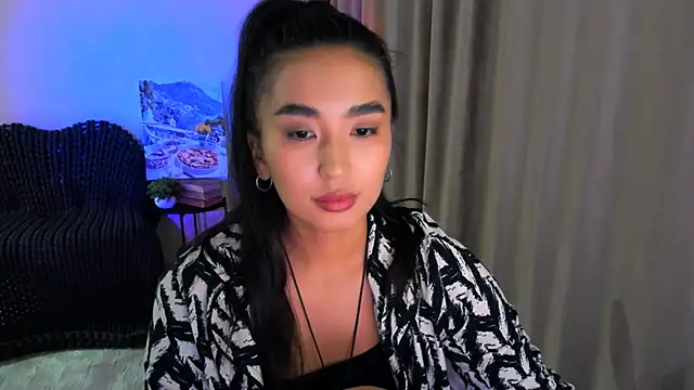 worldofkim online show from March 2025 07:05:02 PM