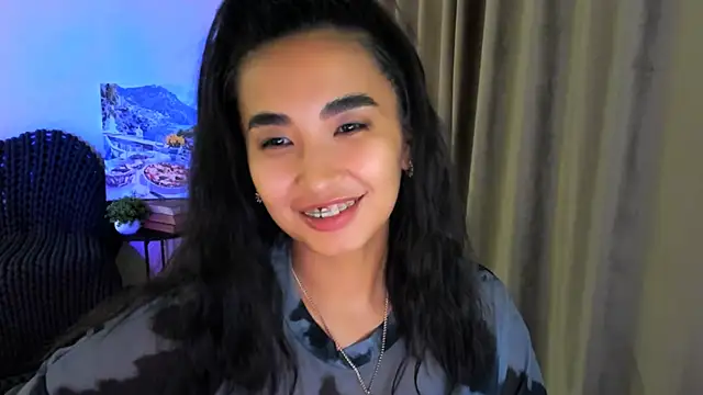 worldofkim online show from March 2025 10:50:01 PM