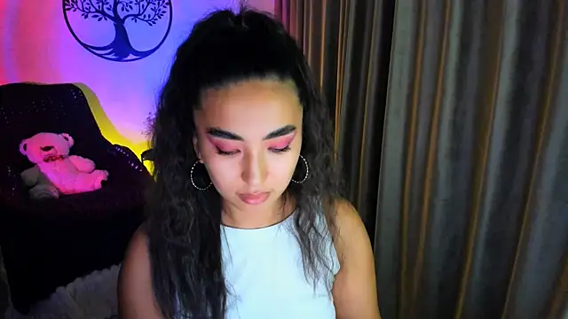 Snapshot of worldofkim chatting on November 2025 08:09:01 PM worldofkim online show from November 2025 08:09:01 PM