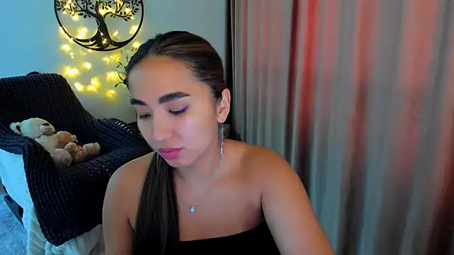 Snapshot of worldofkim chatting on February 2026 10:03:02 AM worldofkim online show from February 2026 10:03:02 AM