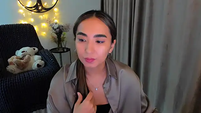 Snapshot of worldofkim chatting on February 2026 05:35:01 PM worldofkim online show from February 2026 05:35:01 PM