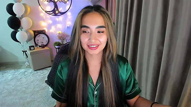 Snapshot of worldofkim chatting on March 2026 06:18:02 PM worldofkim online show from March 2026 06:18:02 PM