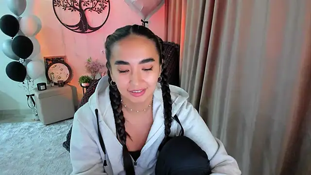 Snapshot of worldofkim chatting on March 2026 01:11:02 PM worldofkim online show from March 2026 01:11:02 PM