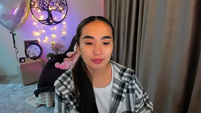 Snapshot of worldofkim chatting on April 2026 03:56:01 PM worldofkim online show from April 2026 03:56:01 PM