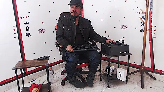Snapshot of KalethBigDick chatting on October 2025 10:05:02 AM KalethBigDick online show from October 2025 10:05:02 AM