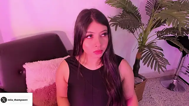 Snapshot of Miia_Thompsonn chatting on February 2025 03:09:02 AM Miia Thompsonn online show from February 2025 03:09:02 AM