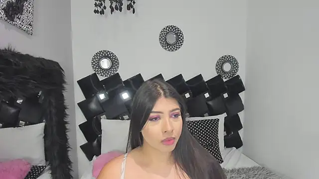 Snapshot of Miia_Thompsonn chatting on April 2026 07:41:01 PM Miia Thompsonn online show from April 2026 07:41:01 PM