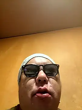 punk0805 online show from September 2025 11:25:01 AM