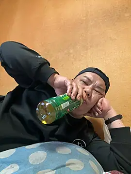 punk0805 online show from April 2026 06:47:02 AM