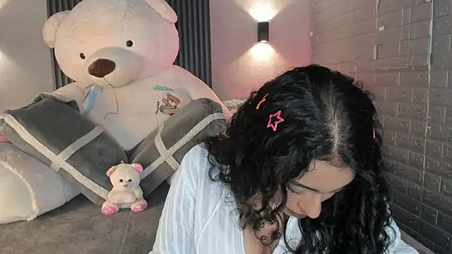 Snapshot of magic_marg chatting on April 2026 10:33:02 PM magic marg online show from April 2026 10:33:02 PM