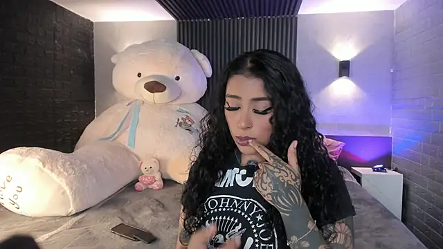 Snapshot of magic_marg chatting on April 2026 11:31:02 PM magic marg online show from April 2026 11:31:02 PM