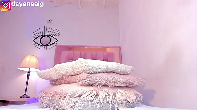 Snapshot of Voluptupus-girl chatting on November 2025 05:03:02 PM Voluptupus-girl online show from November 2025 05:03:02 PM