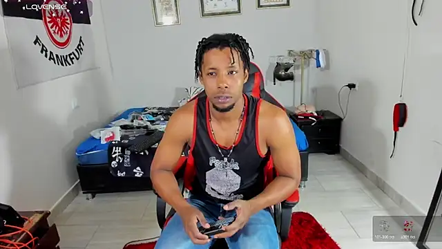 AlejoKhalifa  online show from November 2025 11:47:02 PM