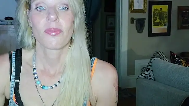 Glamazonx online show from April 2026 01:27:01 AM