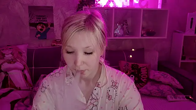 MeowkaKitty online show from April 2026 02:12:02 AM