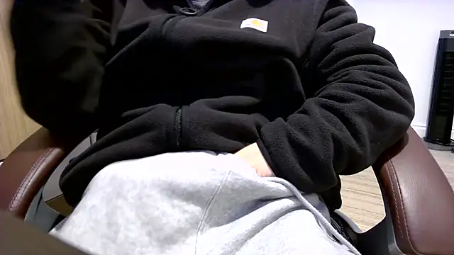 alwayshornyuk online show from February 2026 12:23:02 PM