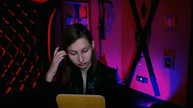 EllaHorton online show from October 2025 08:51:02 AM