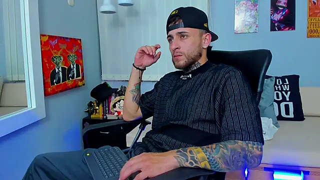 Snapshot of Drako_Lamar chatting on December 2024 03:22:01 PM Drako Lamar online show from December 2024 03:22:01 PM