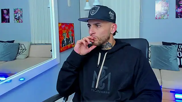 Snapshot of Drako_Lamar chatting on December 2024 12:43:02 PM Drako Lamar online show from December 2024 12:43:02 PM