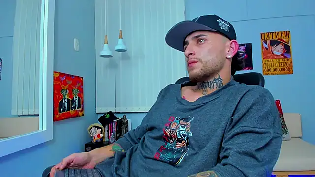 Snapshot of Drako_Lamar chatting on December 2024 11:06:02 PM Drako Lamar online show from December 2024 11:06:02 PM