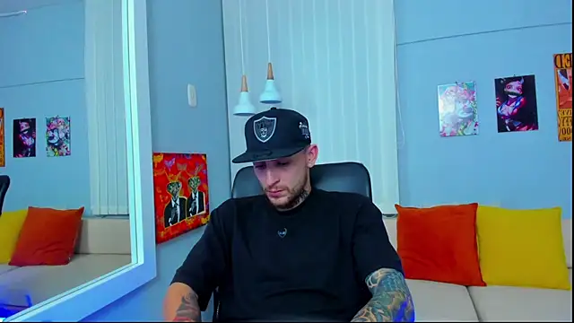 Snapshot of Drako_Lamar chatting on January 2025 03:54:02 PM Drako Lamar online show from January 2025 03:54:02 PM