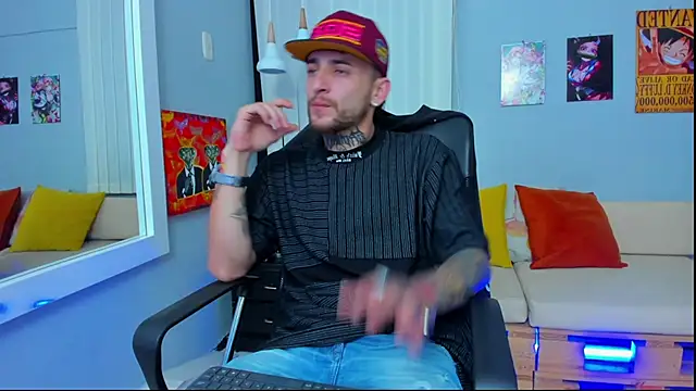 Snapshot of Drako_Lamar chatting on January 2025 03:52:02 PM Drako Lamar online show from January 2025 03:52:02 PM