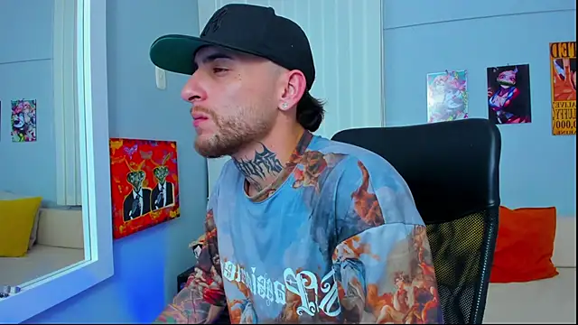 Snapshot of Drako_Lamar chatting on January 2025 03:43:01 PM Drako Lamar online show from January 2025 03:43:01 PM