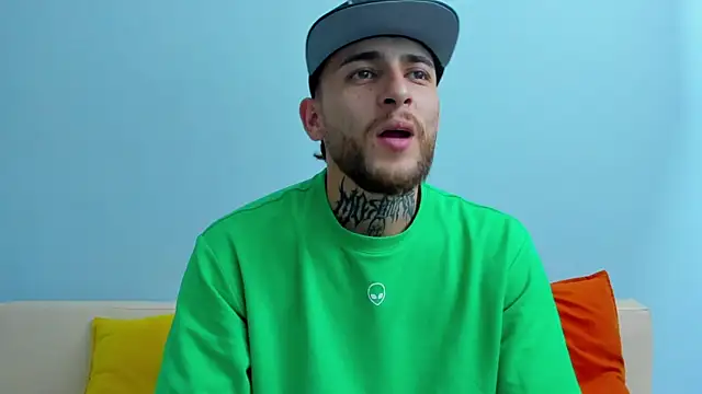 Snapshot of Drako_Lamar chatting on January 2025 03:52:01 PM Drako Lamar online show from January 2025 03:52:01 PM