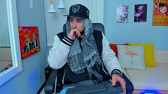 Snapshot of Drako_Lamar chatting on February 2025 12:29:01 PM Drako Lamar online show from February 2025 12:29:01 PM