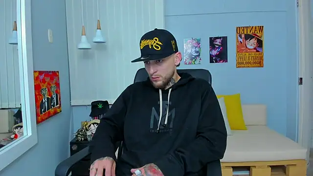 Snapshot of Drako_Lamar chatting on February 2025 12:37:02 PM Drako Lamar online show from February 2025 12:37:02 PM