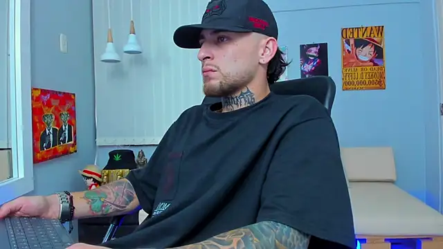 Snapshot of Drako_Lamar chatting on February 2025 04:05:02 PM Drako Lamar online show from February 2025 04:05:02 PM