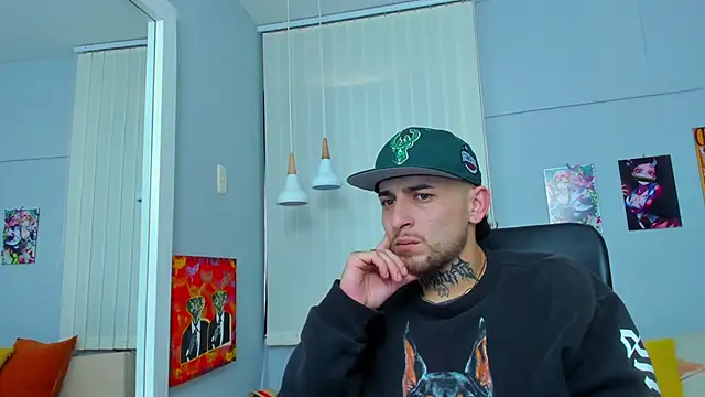 Snapshot of Drako_Lamar chatting on February 2025 12:26:02 PM Drako Lamar online show from February 2025 12:26:02 PM