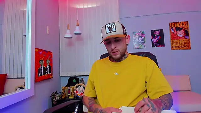 Snapshot of Drako_Lamar chatting on March 2025 03:47:02 PM Drako Lamar online show from March 2025 03:47:02 PM