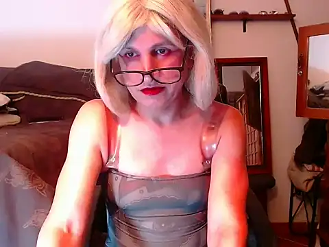 Snapshot of LorenJade chatting on June 2026 07:29:02 AM LorenJade online show from June 2026 07:29:02 AM
