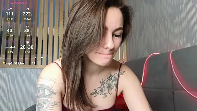 girl with snaketatto0 online show from February 2025 03:26:01 AM