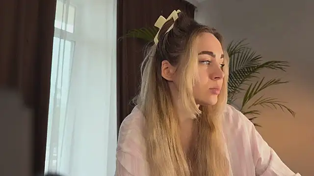 hotexclusive  online show from April 2026 06:41:01 AM