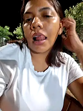 Snapshot of CanelitaPasion chatting on December 2024 11:35:01 PM CanelitaPasion online show from December 2024 11:35:01 PM