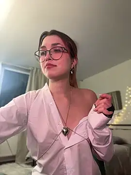 Evangeline Lawrence  online show from March 2025 05:02:01 PM