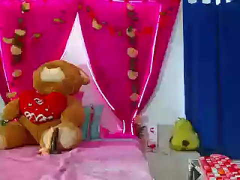 natashakissess online show from October 2025 03:23:02 PM