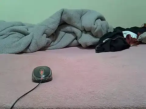 prettyviel online show from September 2025 10:26:01 AM