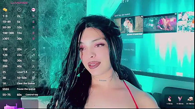 Emmaa Saenz  online show from December 2025 08:47:02 PM